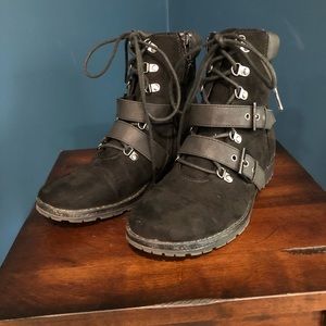 Girl’s “Suede” Combat Boots size 5